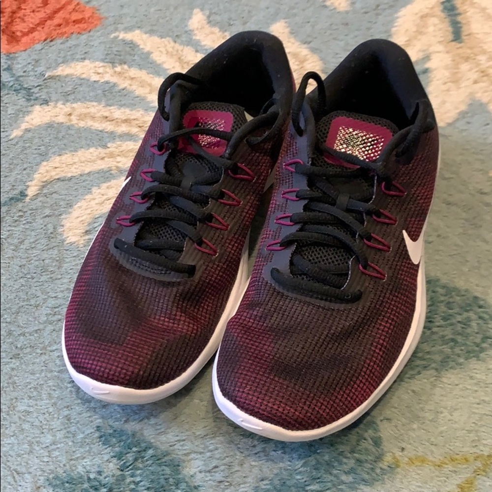Nike Flex RN Practically New!!